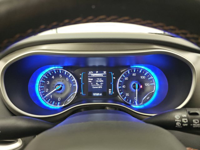 Used 2020 Chrysler Pacifica Touring w/ Cold Weather Group FWD image 21