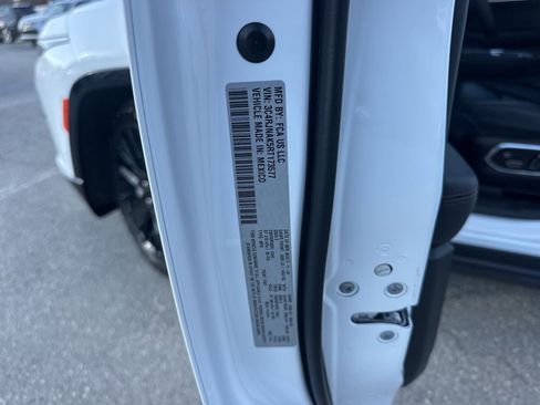 Used 2024 Jeep Wagoneer Launch Edition image 37