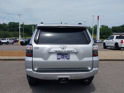 Used 2022 Toyota 4Runner SR5 Premium w/ Moonroof Package AWD/4WD image 6