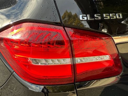 Used 2018 Mercedes-Benz GLS 550 4MATIC image 12
