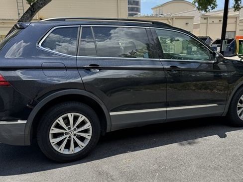 Used 2018 Volkswagen Tiguan SE w/ 3rd Row Seat Package AWD/4WD image 4