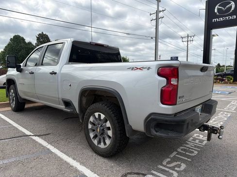Used 2021 Chevrolet Silverado 2500 Custom w/ Custom Value Package AWD/4WD image 3