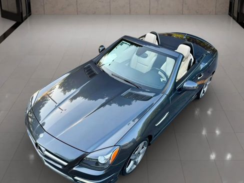 Used 2015 Mercedes-Benz SLK 250 image 29