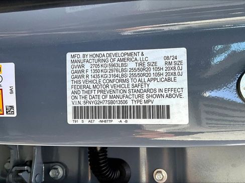 Certified 2025 Honda Pilot Touring image 14