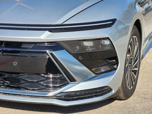 New 2025 Hyundai Sonata Limited image 5