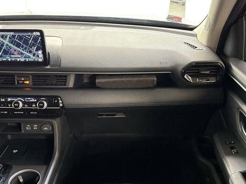 Certified 2023 Honda Pilot Touring image 29