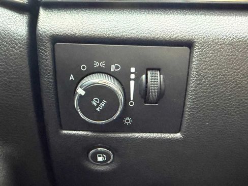 Used 2020 Jeep Grand Cherokee Overland w/ Trailer Tow Group IV RWD image 15