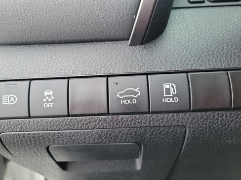 Used 2023 Toyota Camry LE image 19