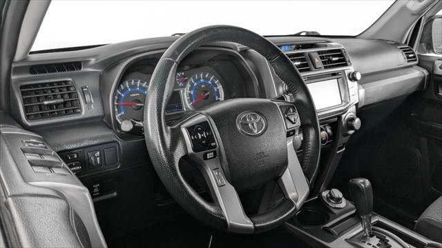 Used 2018 Toyota 4Runner SR5 AWD/4WD image 26