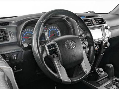 Used 2018 Toyota 4Runner SR5 AWD/4WD image 26