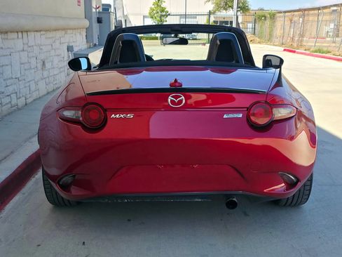 Used 2016 MAZDA MX-5 Miata Club RWD image 3