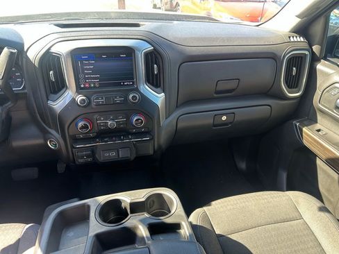 Used 2021 Chevrolet Silverado 1500 LT w/ Z71 Off-Road Package image 21