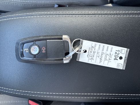 Used 2021 Ford Escape SE FWD image 21