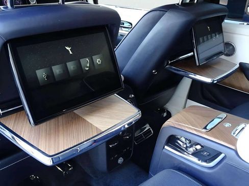 Certified 2025 Rolls-Royce Cullinan AWD/4WD image 21