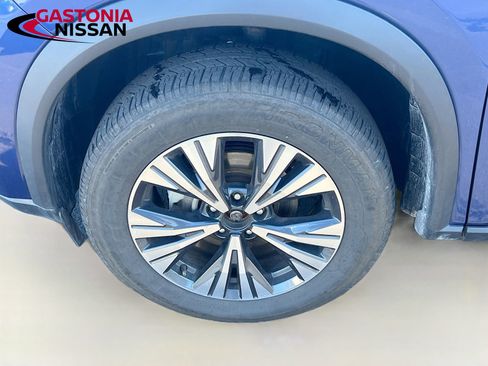 Used 2023 Nissan Rogue SV image 37