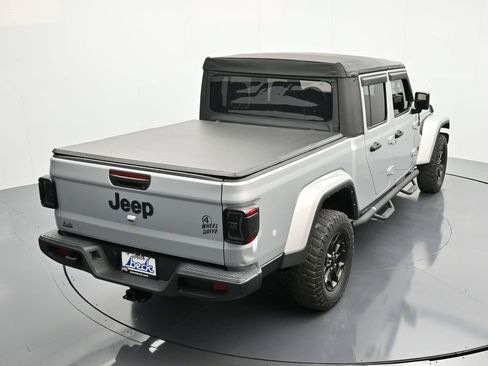 Certified 2022 Jeep Gladiator Willys image 32