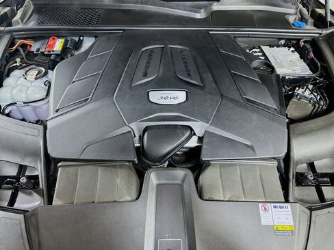 Used 2022 Porsche Cayenne image 32