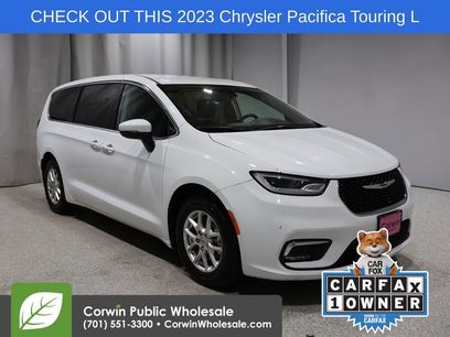 Used 2023 Chrysler Pacifica Touring-L
