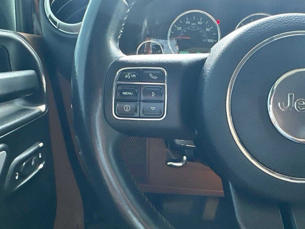 Used 2014 Jeep Wrangler Unlimited Sahara w/ Connectivity Group AWD/4WD image 37