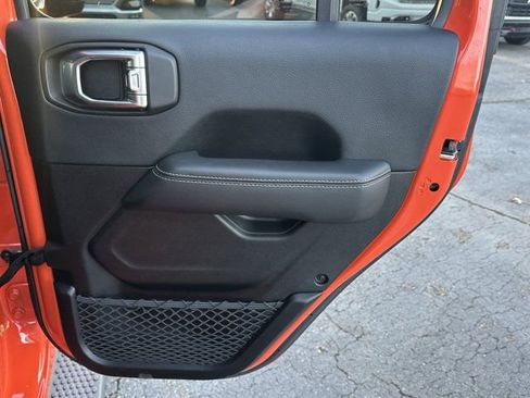 Used 2018 Jeep Wrangler Unlimited Sahara image 21