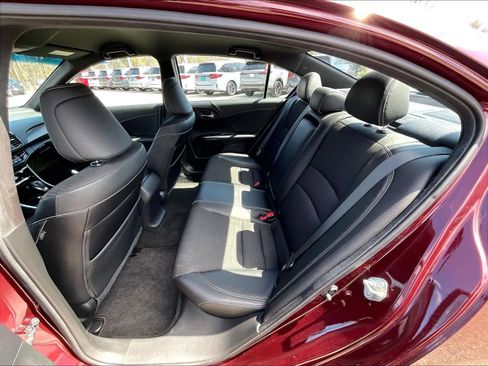 Used 2017 Honda Accord Sport image 15