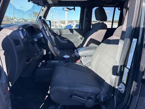 Used 2012 Jeep Wrangler Unlimited Sport image 15