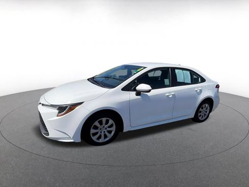 Used 2025 Toyota Corolla LE FWD image 8