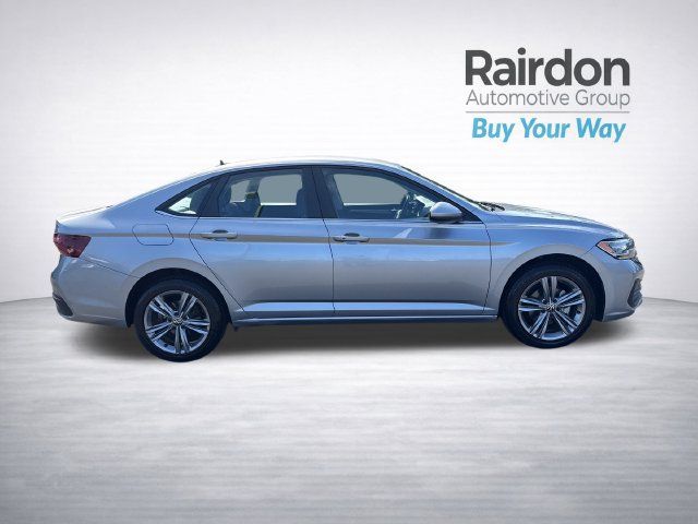 Used 2024 Volkswagen Jetta SE FWD image 8