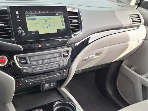Used 2021 Honda Pilot Touring image 29