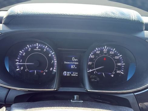 Used 2015 Toyota Avalon XLE FWD image 13