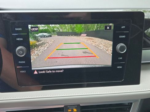 New 2026 Volkswagen Taos SE FWD image 20