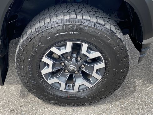Used 2022 Toyota Tacoma TRD Off-Road AWD/4WD image 29