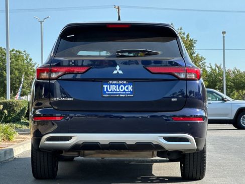 Used 2024 Mitsubishi Outlander SE image 5