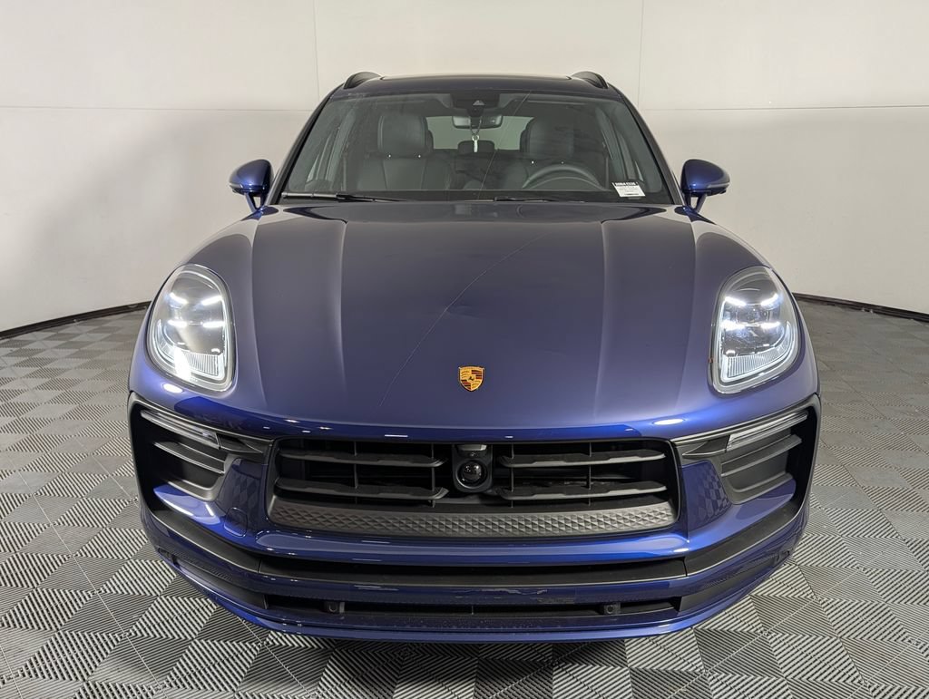 Certified 2026 Porsche Macan AWD/4WD image 10