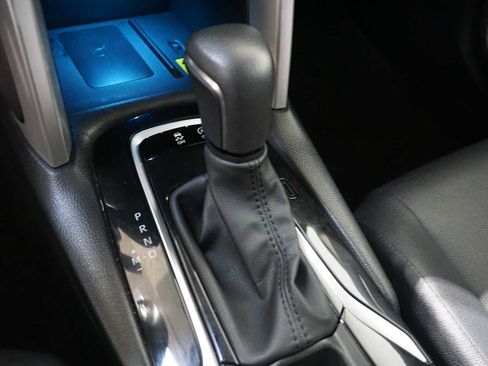 Used 2023 Toyota Corolla Cross XLE image 21