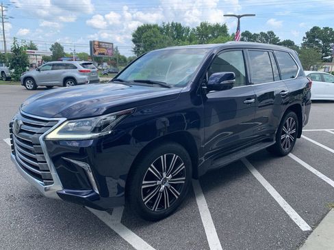 Used 2018 Lexus LX 570 4WD image 1