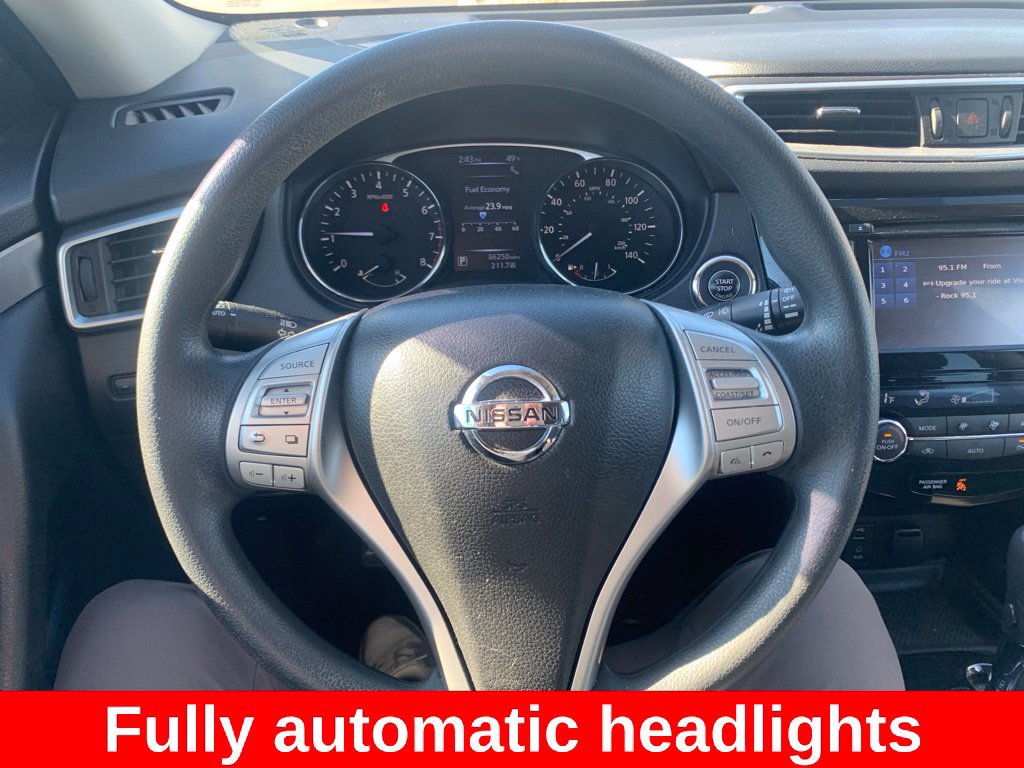 Used 2016 Nissan Rogue SV w/ SV Premium Package AWD/4WD image 10