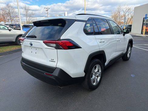 Used 2021 Toyota RAV4 LE image 6