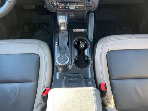 Used 2024 Ford Bronco Wildtrak image 24