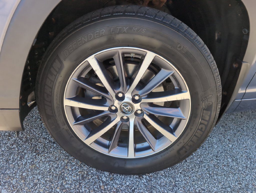 Used 2018 Toyota Highlander XLE AWD/4WD image 27