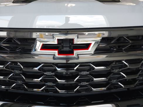Used 2025 Chevrolet Silverado 1500 ZR2 w/ Technology Package AWD/4WD image 31