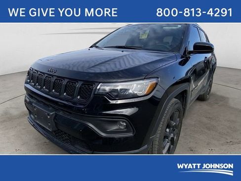 Used 2023 Jeep Compass Altitude w/ Sun and Sound Group image 1