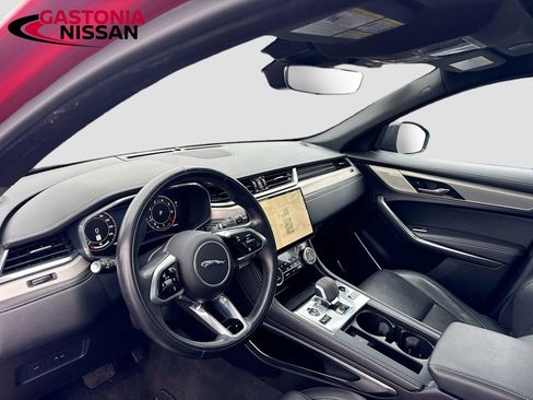 Used 2024 Jaguar F-PACE R-Dynamic S image 11