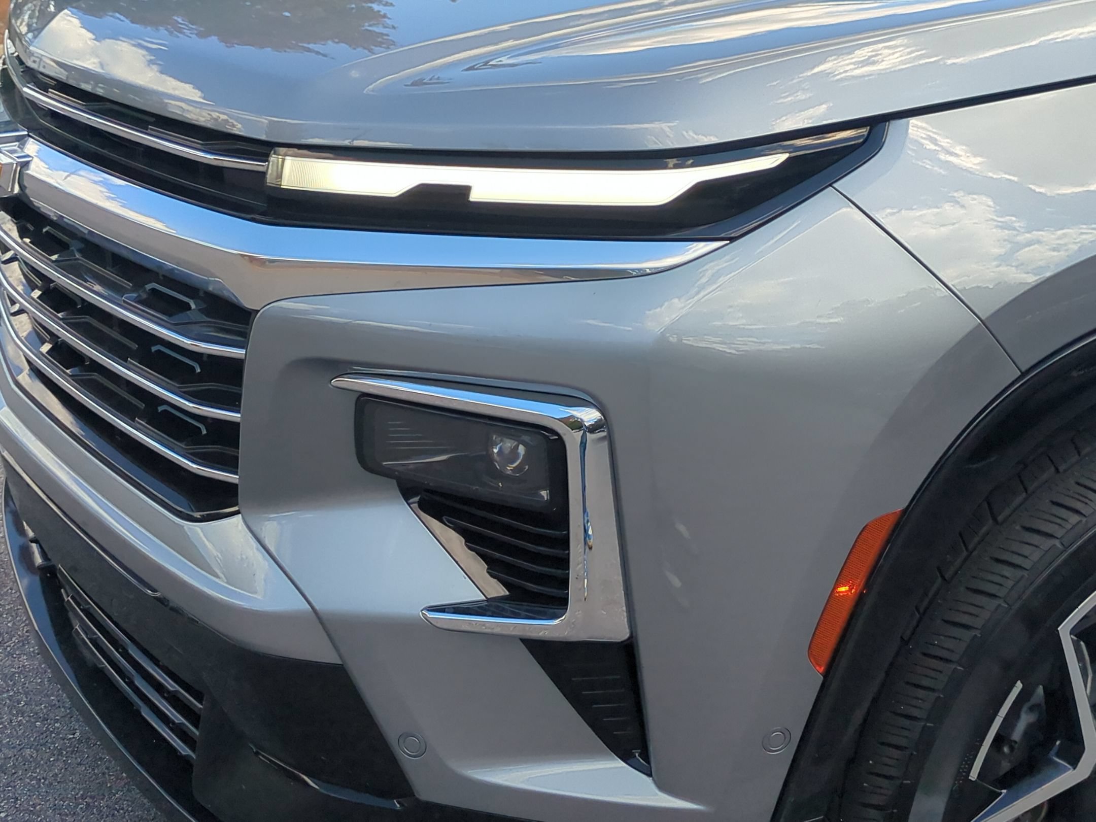 Used 2025 Chevrolet Traverse High Country FWD image 8