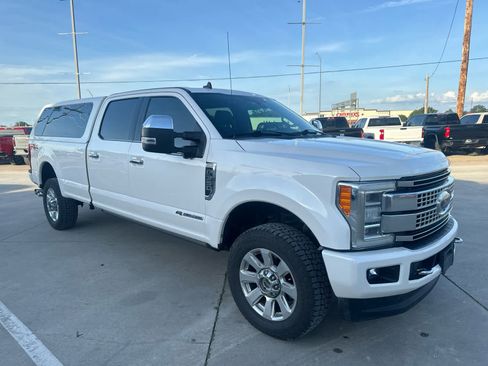 Used 2019 Ford F350 Platinum w/ Platinum Ultimate Package AWD/4WD image 4