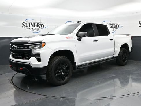 Used 2022 Chevrolet Silverado 1500 LT Trail Boss w/ LPO, Dark Essentials Package AWD/4WD image 3