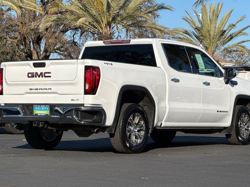 Certified 2024 GMC Sierra 1500 SLT image 3
