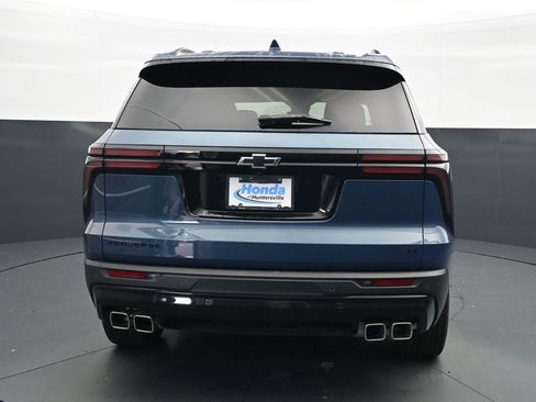 Used 2024 Chevrolet Traverse LT w/ Midnight/Sport Edition FWD image 6