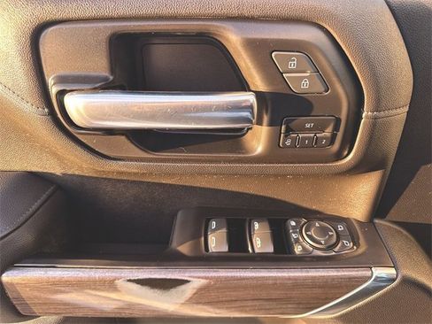 Used 2021 Chevrolet Silverado 2500 LTZ image 22