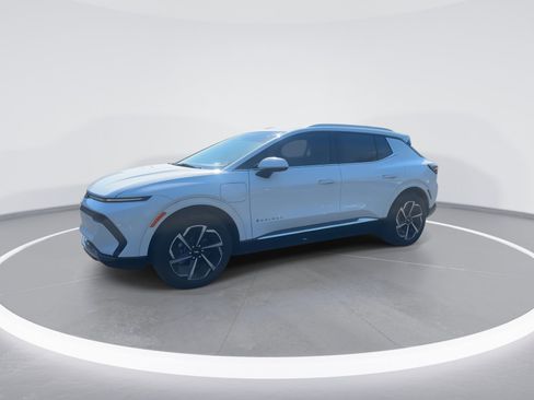 Certified 2025 Chevrolet Equinox EV LT w/ Convenience Package image 5